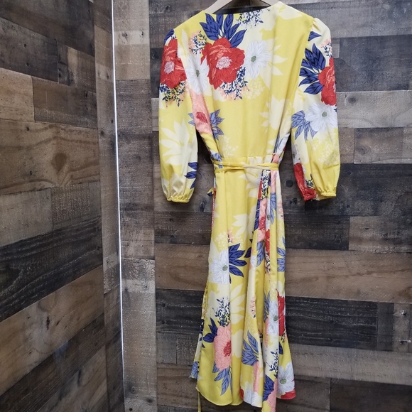 Eliza J, 10 Petite dress, yellow flowered - Picture 3 of 7